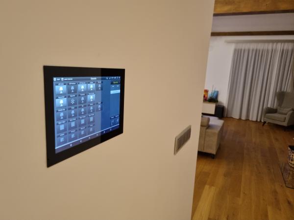 iDP/sz - Dotykový ovládací panel iNELS so zvukom