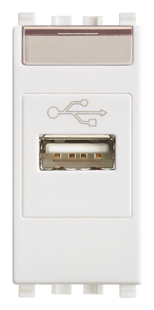45W: USB zásuvka, biela